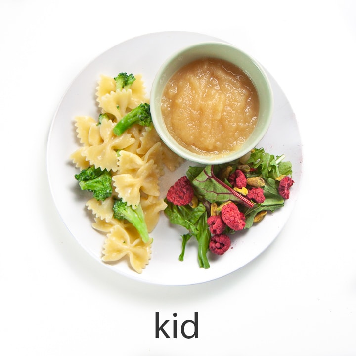 Kid plate of garlic broccoli pasta.