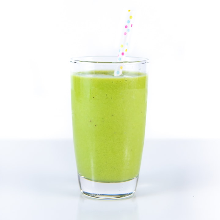 Green smoothie for baby, super fast and easy to make.